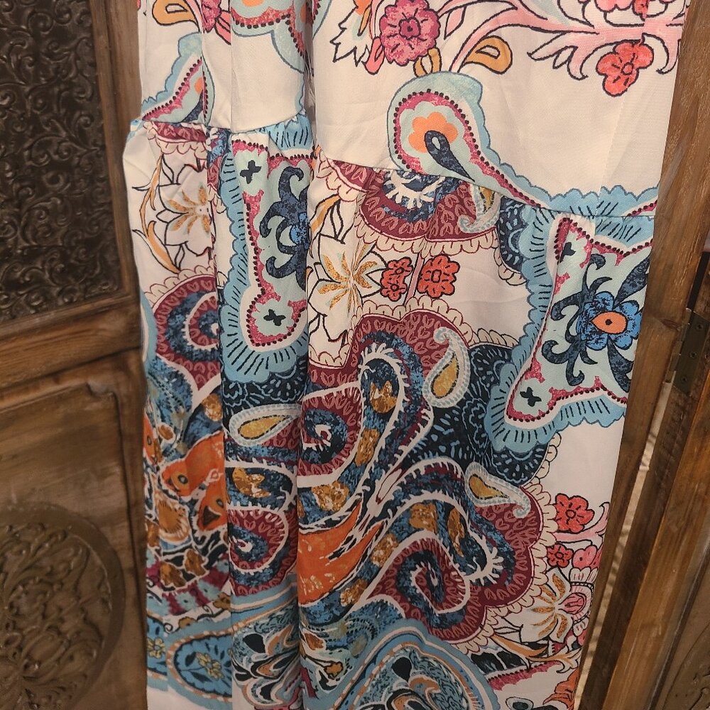 Paisley Print Halter Maxi Dress – Size M (6) - Picture 4 of 10